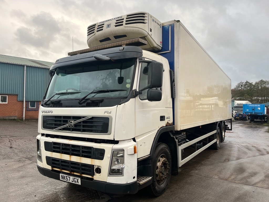 Volvo FM9 300 Euro 4 - Furgoneta caja cerrada: foto 1 Volvo FM9 300 Euro 4 - Furgoneta caja cerrada: foto 1