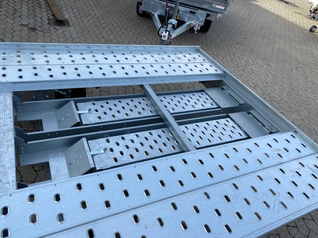 Brenderup Autotransportanhänger AT2500HBTB 2,5 to. 3950 x 2000 mm - Remolque portavehículos: foto 3 Brenderup Autotransportanhänger AT2500HBTB 2,5 to. 3950 x 2000 mm - Remolque portavehículos: foto 3