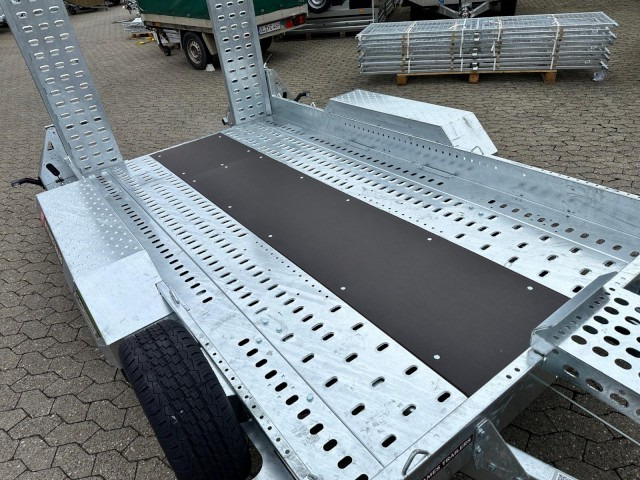 Brian James Cargo Digger Plant 2 Baumaschinenanhänger 543-3217-35-2-12 , 3200 x 1700 mm, 3,5 to. - Remolque porta maquinaria: foto 4 Brian James Cargo Digger Plant 2 Baumaschinenanhänger 543-3217-35-2-12 , 3200 x 1700 mm, 3,5 to. - Remolque porta maquinaria: foto 4