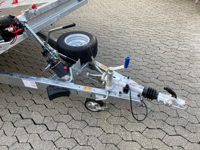 Brian James T6 Transporter, 230-6553, 5500 x 2220 mm, 3,5 to. kippbar mit Auffahrrampe - Remolque portavehículos: foto 2 Brian James T6 Transporter, 230-6553, 5500 x 2220 mm, 3,5 to. kippbar mit Auffahrrampe - Remolque portavehículos: foto 2