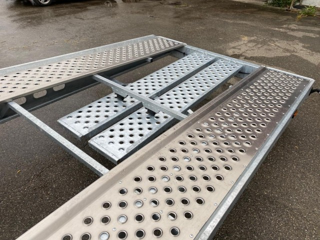 Gala BGG Taurus Duo 85 35 3, 8500 x 2150 mm, 3-Achs, für 2 Autos - Remolque portavehículos: foto 4 Gala BGG Taurus Duo 85 35 3, 8500 x 2150 mm, 3-Achs, für 2 Autos - Remolque portavehículos: foto 4