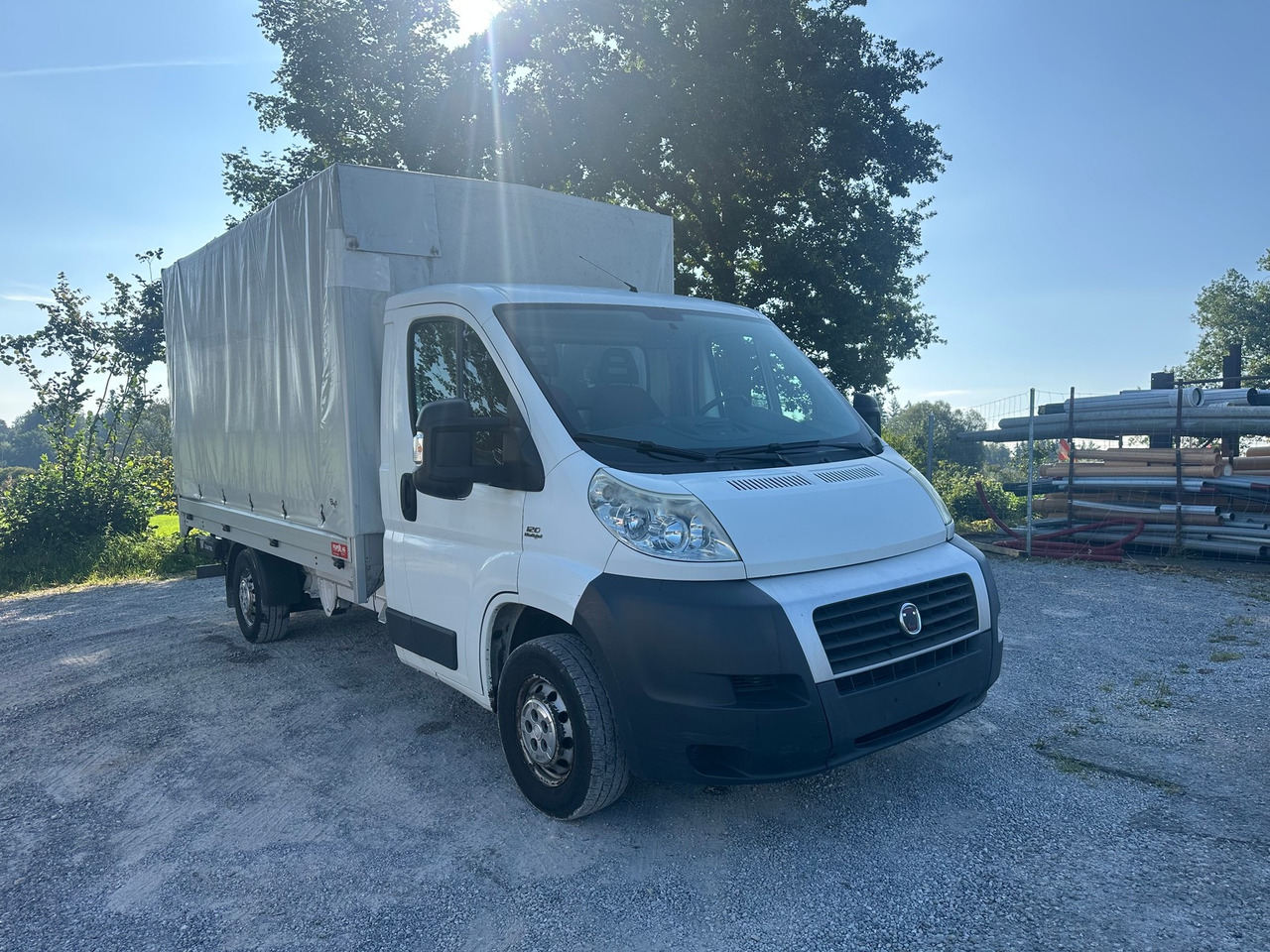 FIAT Ducato 17q 2.3 JTD Hebebühne - Furgoneta con lona: foto 2 FIAT Ducato 17q 2.3 JTD Hebebühne - Furgoneta con lona: foto 2