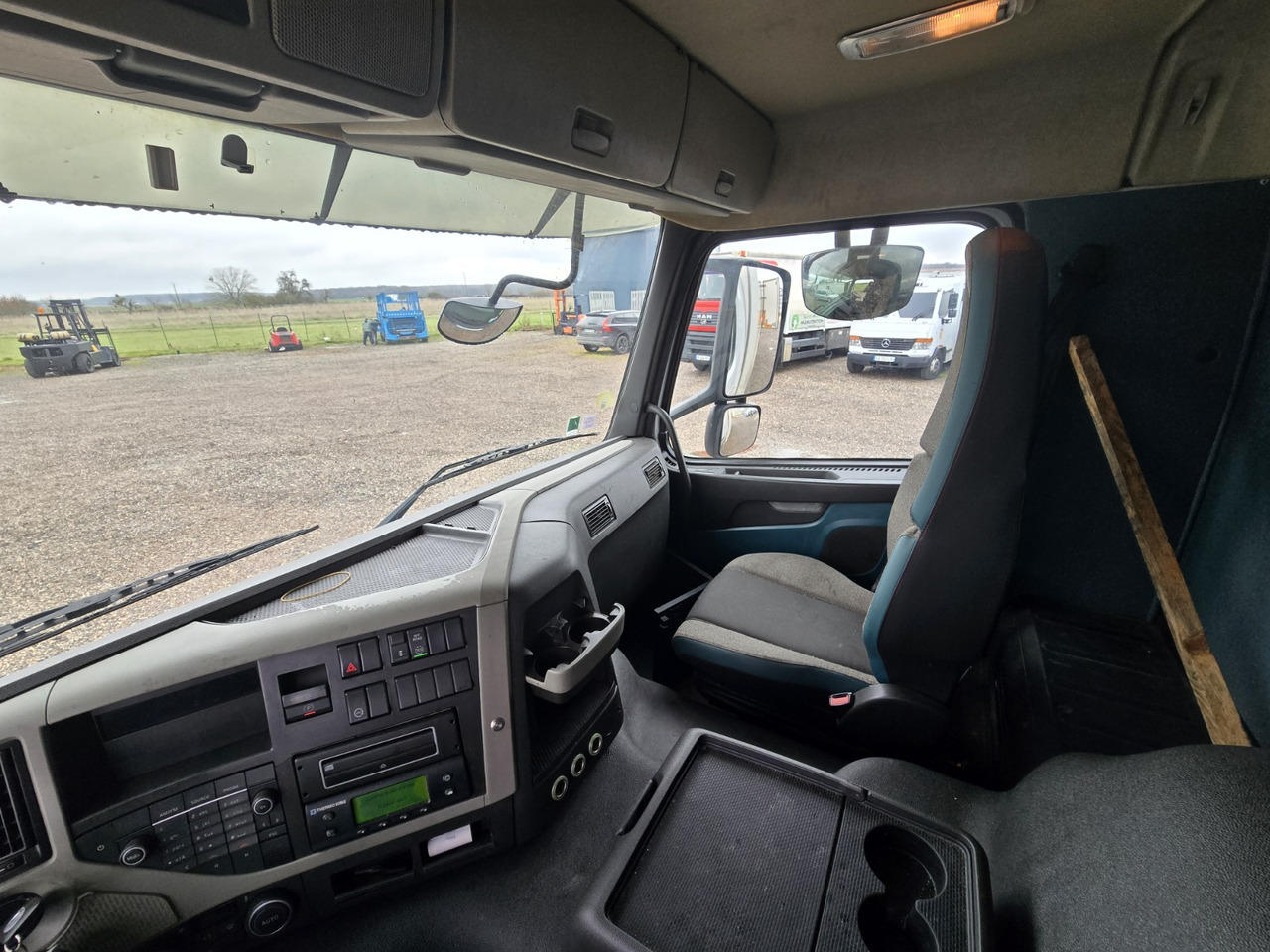 Camión frigorífico para transporte de carne VOLVO FM 370 - ThermoKing - meat Rail: foto 13 Camión frigorífico para transporte de carne VOLVO FM 370 - ThermoKing - meat Rail: foto 13