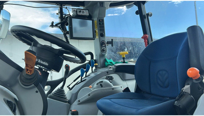 New Holland T 5.105 Smart Trax - Tractor: foto 4 New Holland T 5.105 Smart Trax - Tractor: foto 4