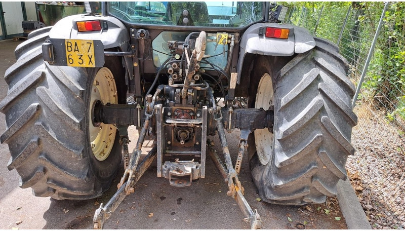 New Holland TN 95 D A - Tractor: foto 4 New Holland TN 95 D A - Tractor: foto 4