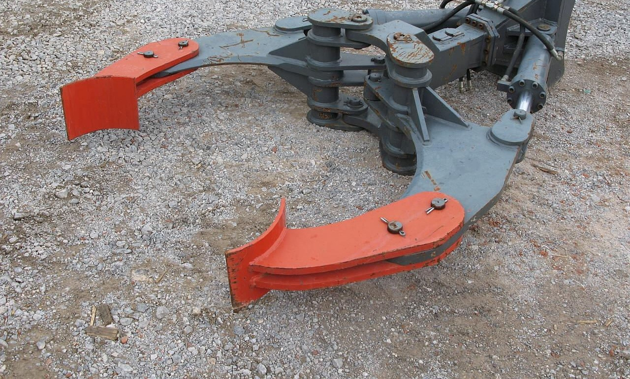 Balavto Pipe grab for excavator - Pinza de manipulación: foto 2 Balavto Pipe grab for excavator - Pinza de manipulación: foto 2