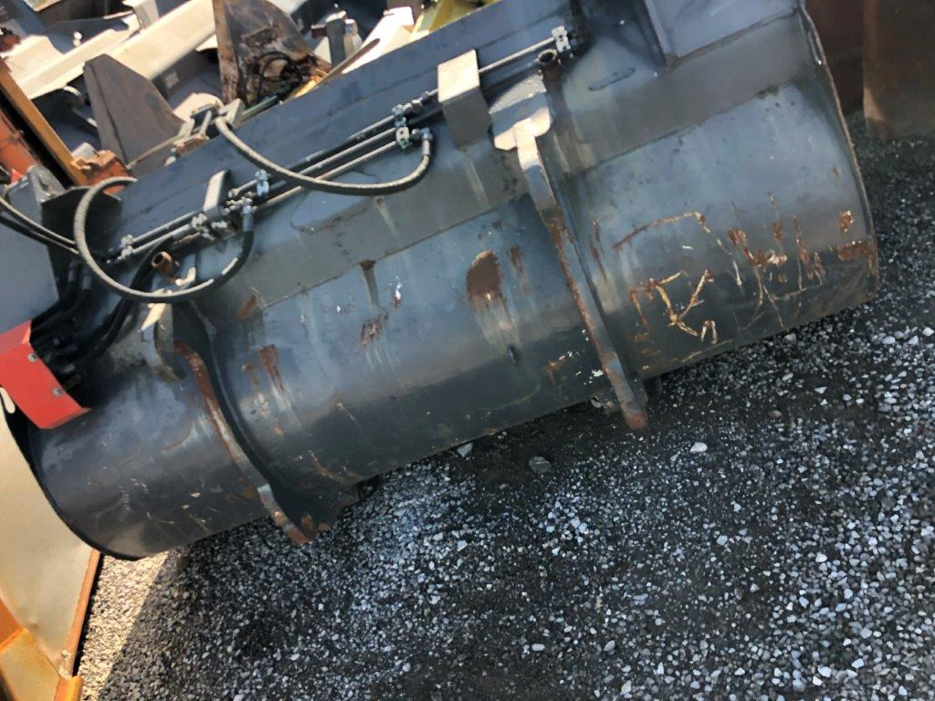 Front loader bucket with closure 2300 mm Volvo - Cazo cargador para Cargadora de ruedas: foto 4 Front loader bucket with closure 2300 mm Volvo - Cazo cargador para Cargadora de ruedas: foto 4