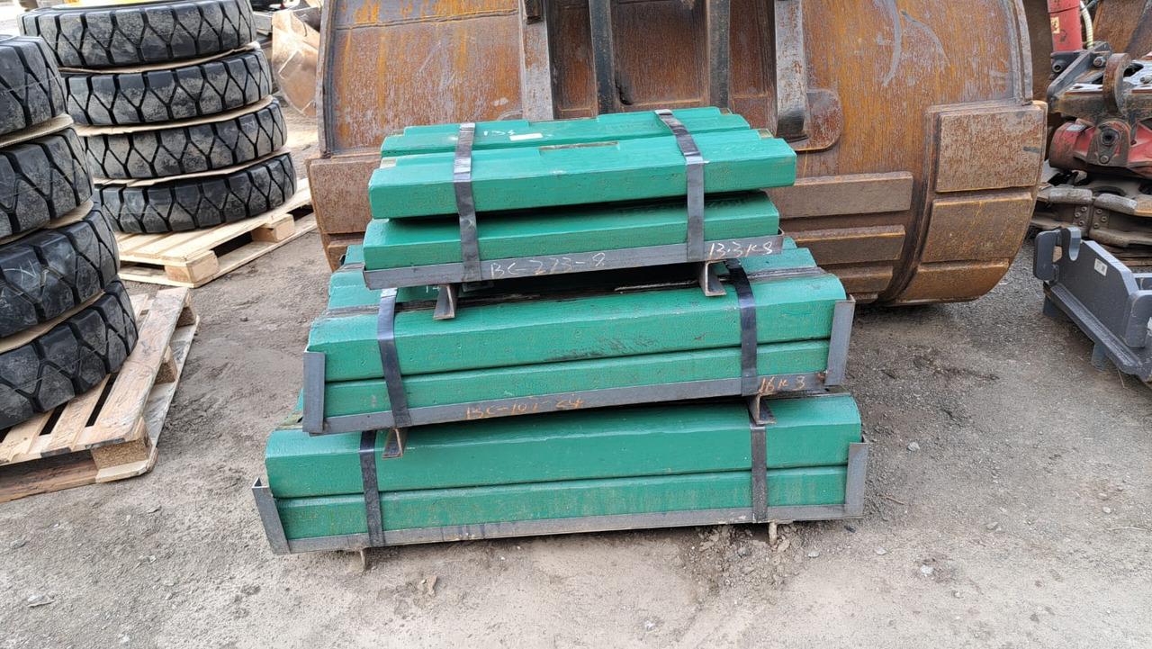 Blow bars for McCloskey I34, I44, I54 crusher - Recambio para Machacadora: foto 3 Blow bars for McCloskey I34, I44, I54 crusher - Recambio para Machacadora: foto 3