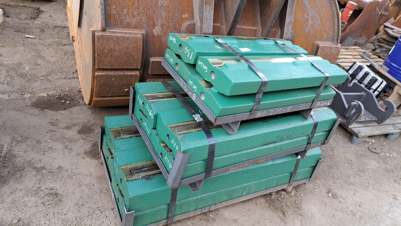 Blow bars for McCloskey I34, I44, I54 crusher - Recambio para Machacadora: foto 2 Blow bars for McCloskey I34, I44, I54 crusher - Recambio para Machacadora: foto 2