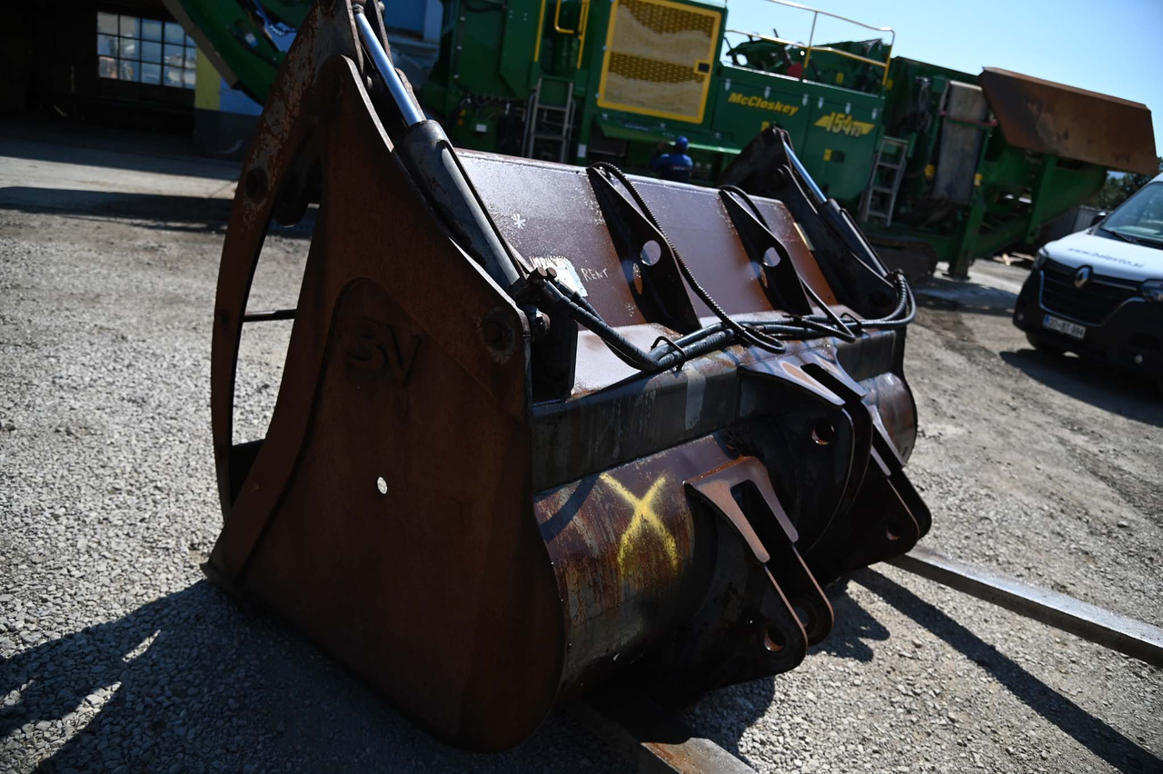 TREVI BENNE loader bucket 2500 mm - Cazo cargador: foto 4 TREVI BENNE loader bucket 2500 mm - Cazo cargador: foto 4