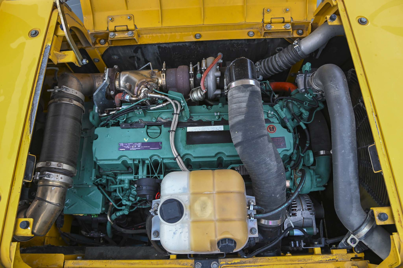 Excavadora de cadenas VOLVO EC300DNL: foto 44 Excavadora de cadenas VOLVO EC300DNL: foto 44