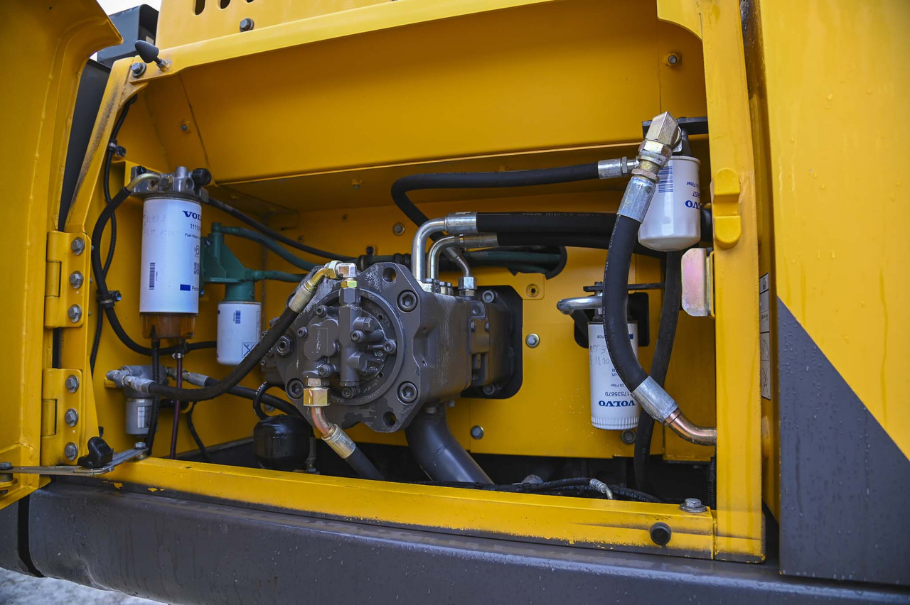 Excavadora de cadenas VOLVO EC300DNL: foto 39 Excavadora de cadenas VOLVO EC300DNL: foto 39