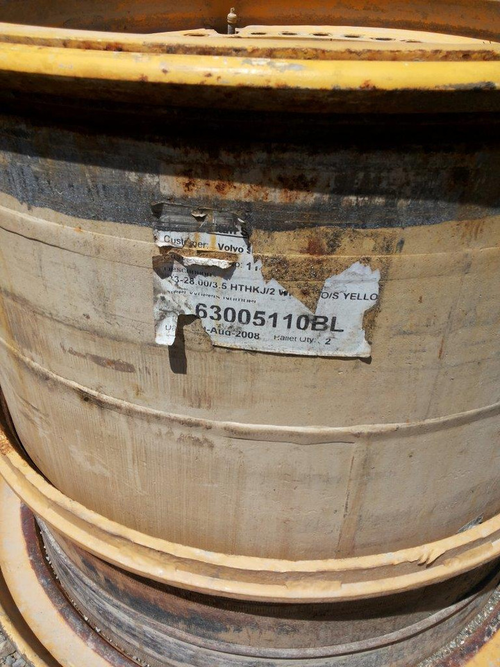 VOLVO L350F - Llanta: foto 4 VOLVO L350F - Llanta: foto 4