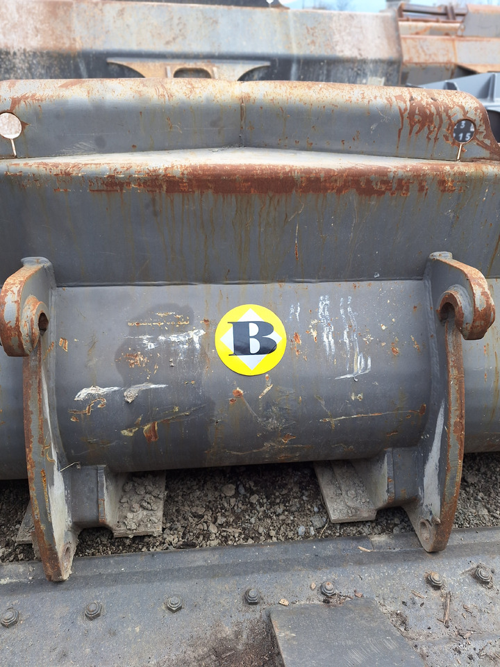 Volvo 93812 loader bucket 2300 mm BOE - Cazo cargador: foto 3 Volvo 93812 loader bucket 2300 mm BOE - Cazo cargador: foto 3