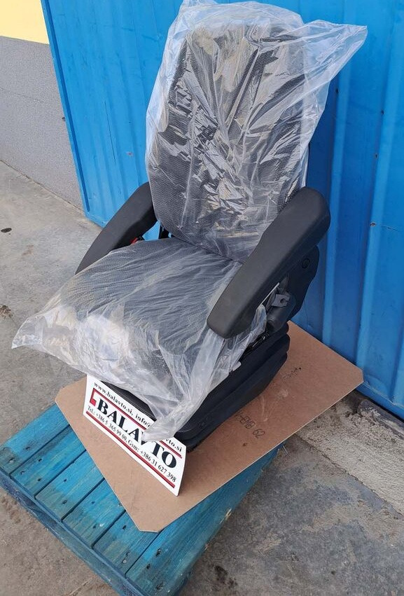 Volvo seat 11309082 for Volvo L45F, L45G, L45H, L50F, L50G, L50H - Asiento para Cargadora de ruedas: foto 2 Volvo seat 11309082 for Volvo L45F, L45G, L45H, L50F, L50G, L50H - Asiento para Cargadora de ruedas: foto 2