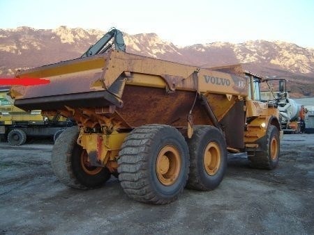 Volvo tailgate Volvo A25, A30, A35 articulated dump - Carrocería y exterior para Dúmper articulado: foto 2 Volvo tailgate Volvo A25, A30, A35 articulated dump - Carrocería y exterior para Dúmper articulado: foto 2