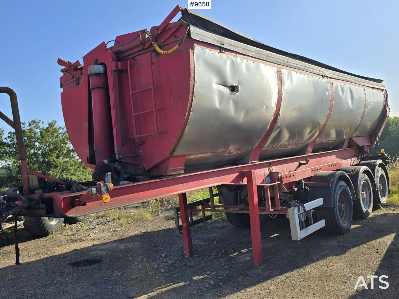 Asphalt trailer Parator STI 17-24 - Semirremolque volquete, Construcción de carreteras: foto 1 Asphalt trailer Parator STI 17-24 - Semirremolque volquete, Construcción de carreteras: foto 1