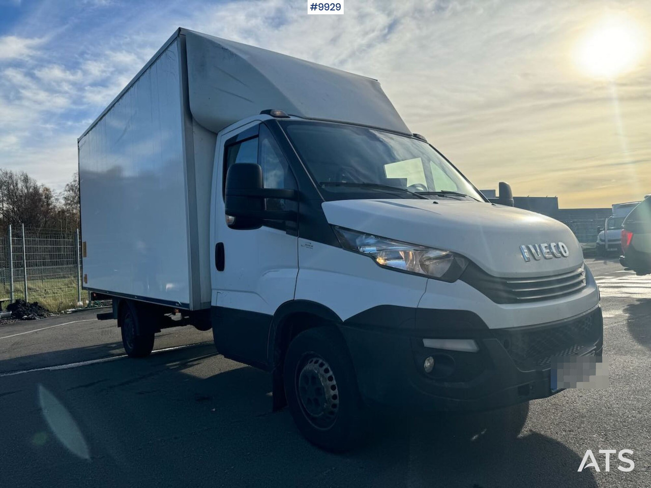 Furgoneta caja cerrada Box Truck Iveco Daily with Tail Lift: foto 15 Furgoneta caja cerrada Box Truck Iveco Daily with Tail Lift: foto 15