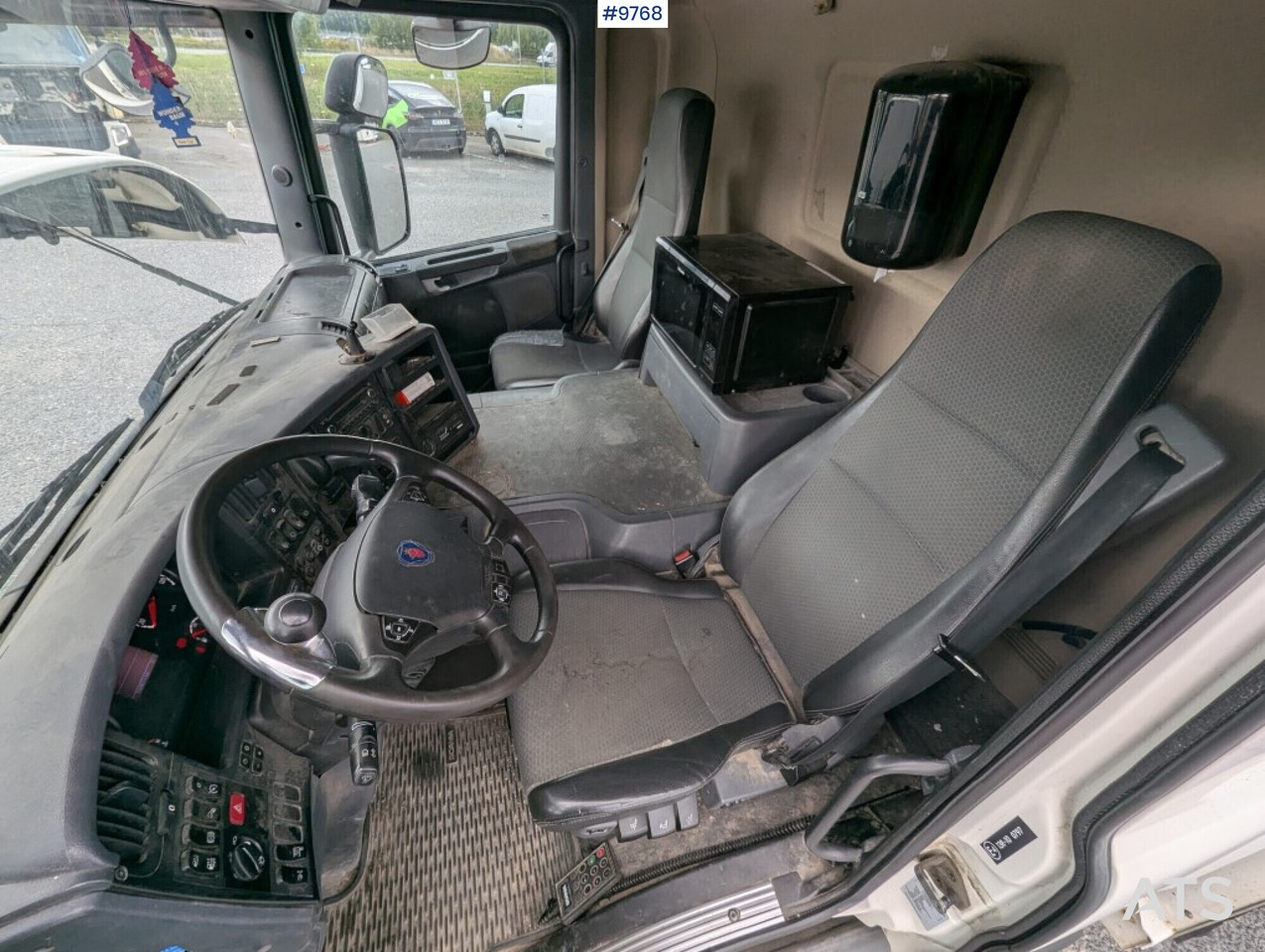 Box Truck Scania P280 4X2 with tail lift - Camión caja cerrada: foto 5 Box Truck Scania P280 4X2 with tail lift - Camión caja cerrada: foto 5