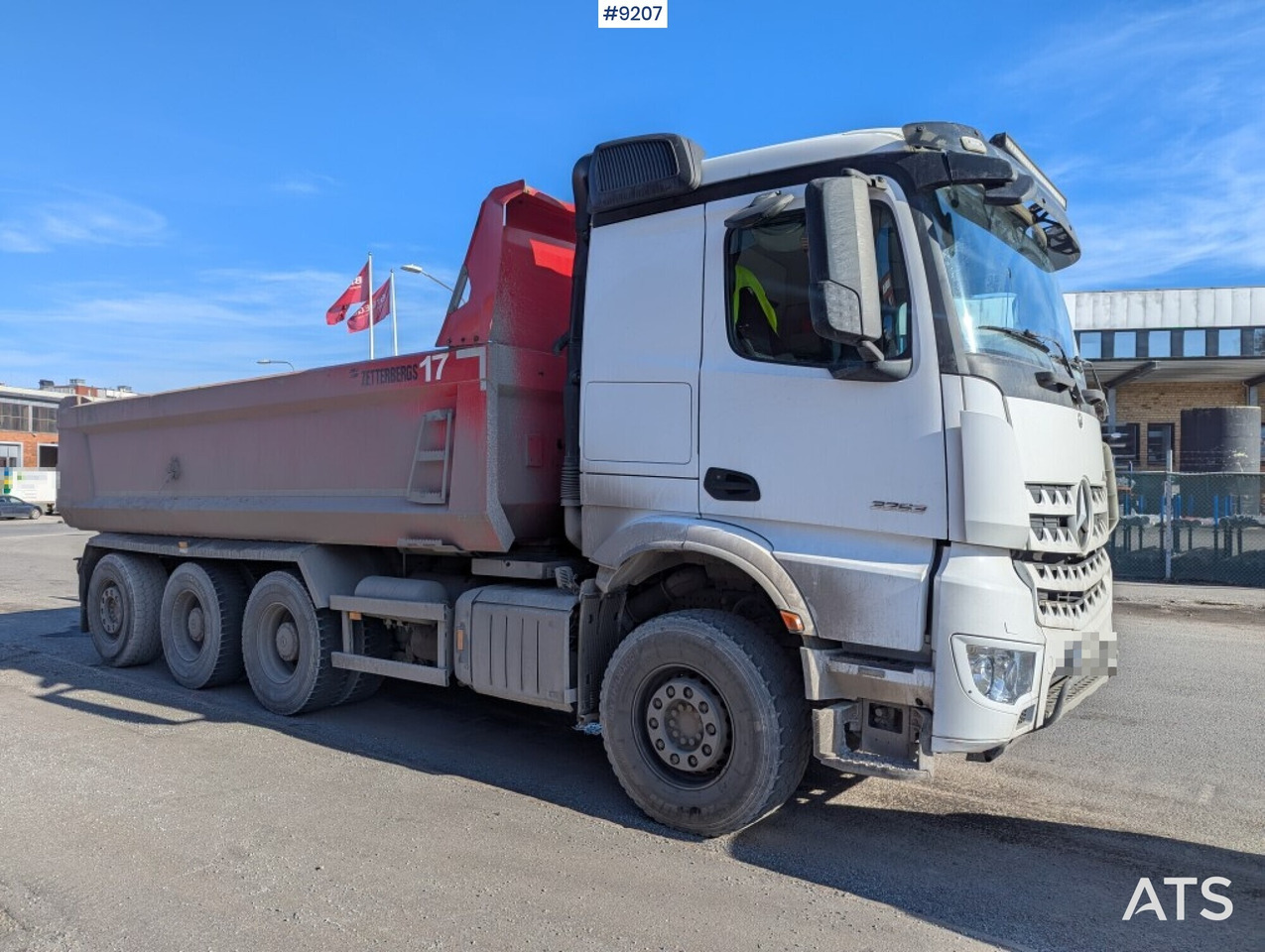 Dump / tipper truck Mercedes Benz Arocs 3253 8X4 - Camión volquete: foto 2 Dump / tipper truck Mercedes Benz Arocs 3253 8X4 - Camión volquete: foto 2