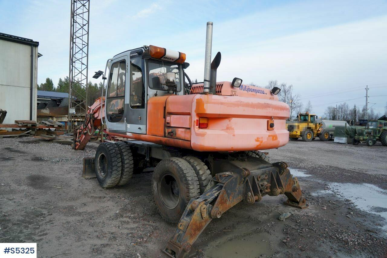 EXCAVATOR Hitachi EX165W with tools - Excavadora: foto 3 EXCAVATOR Hitachi EX165W with tools - Excavadora: foto 3