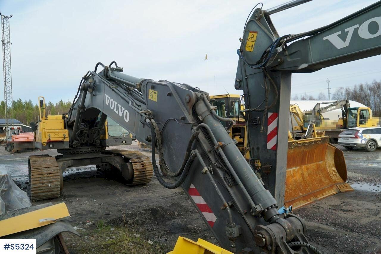 EXCAVATOR Volvo EC460BLC WITH BUCKET - Excavadora: foto 4 EXCAVATOR Volvo EC460BLC WITH BUCKET - Excavadora: foto 4