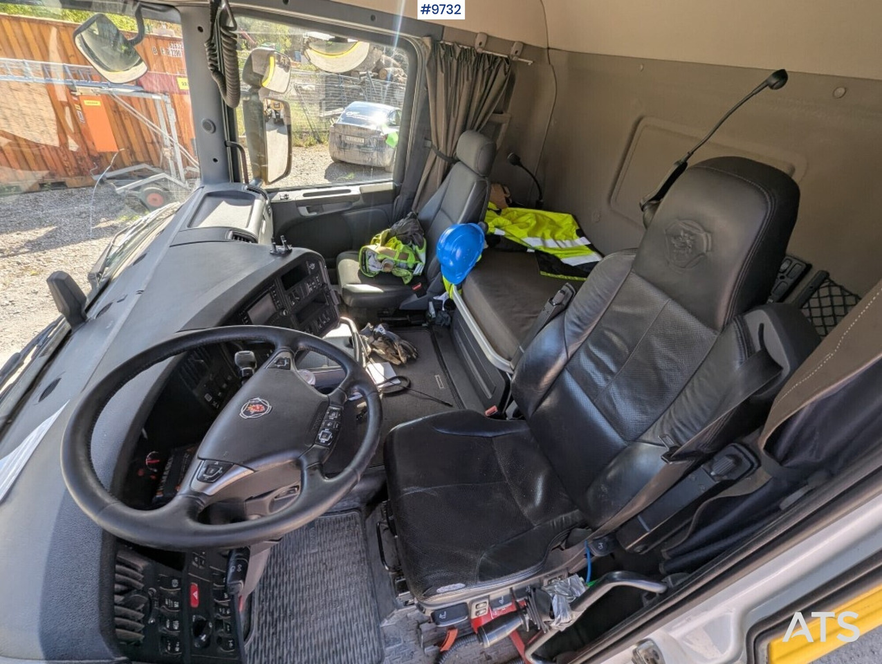 Hooklift Truck Scania R520 6x2 with flatbed - Camión multibasculante: foto 5 Hooklift Truck Scania R520 6x2 with flatbed - Camión multibasculante: foto 5