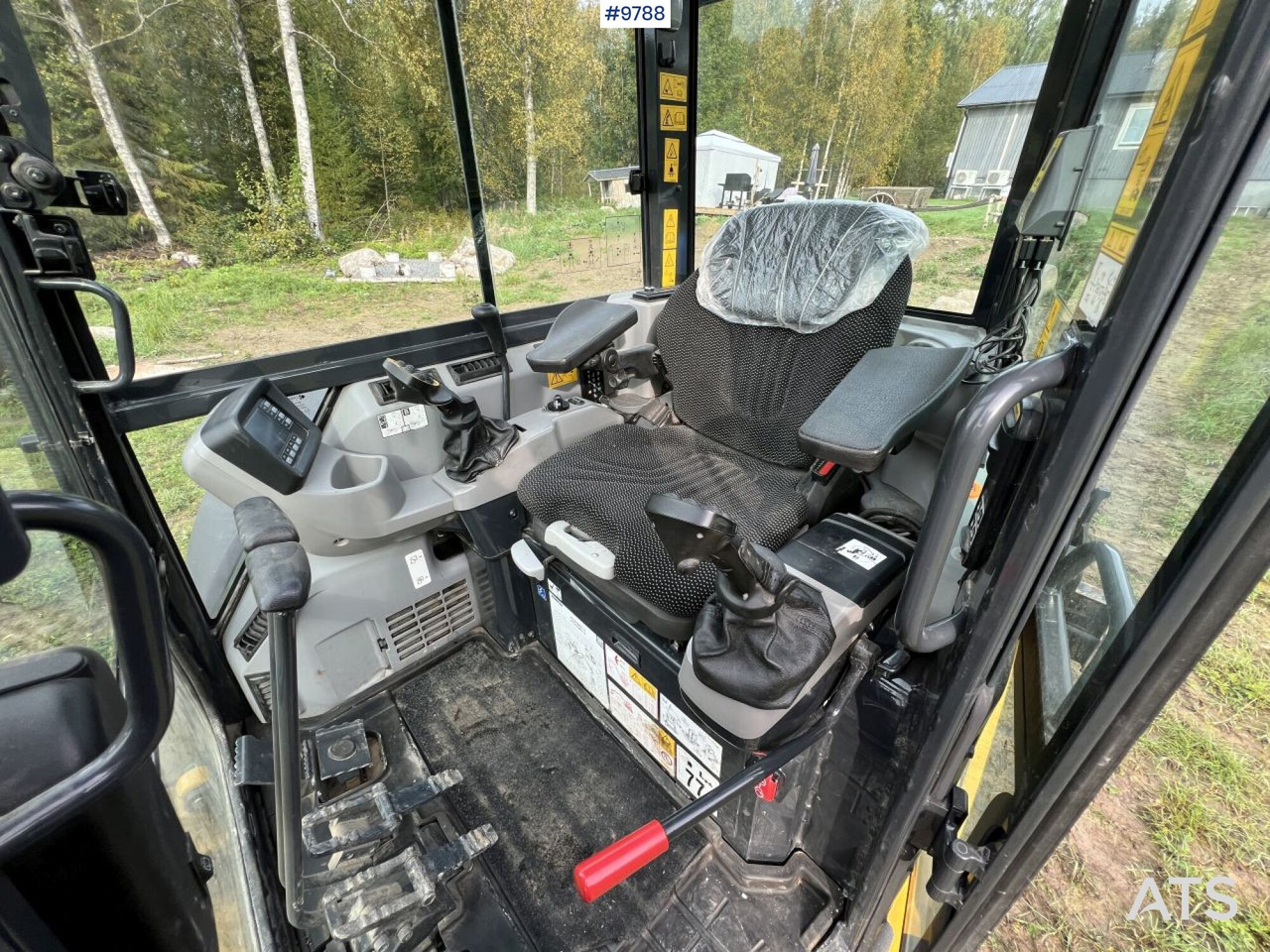 KOMATSU PC55MR-5E0 Excavator with attachments (SEE VIDEO) - Miniexcavadora: foto 5 KOMATSU PC55MR-5E0 Excavator with attachments (SEE VIDEO) - Miniexcavadora: foto 5