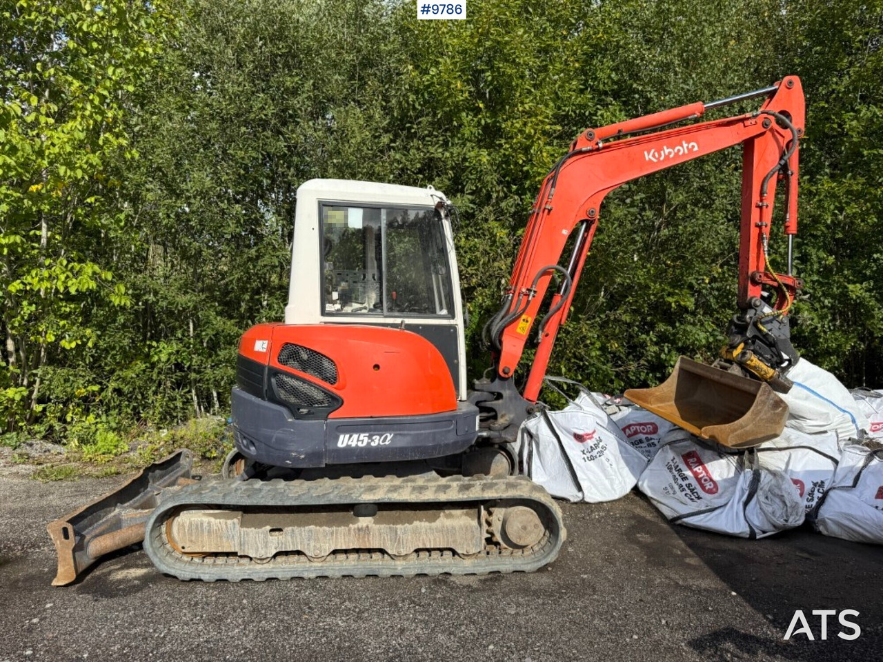 Kubota U45-3a crawler excavator with tiltrotator and buckets - Miniexcavadora: foto 1 Kubota U45-3a crawler excavator with tiltrotator and buckets - Miniexcavadora: foto 1