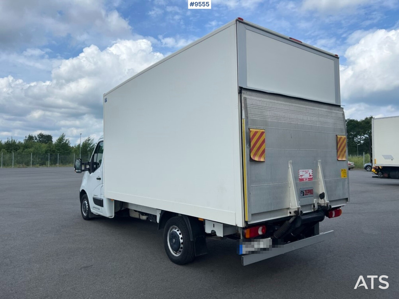 Renault Master with tail lift - Furgoneta caja cerrada: foto 4 Renault Master with tail lift - Furgoneta caja cerrada: foto 4