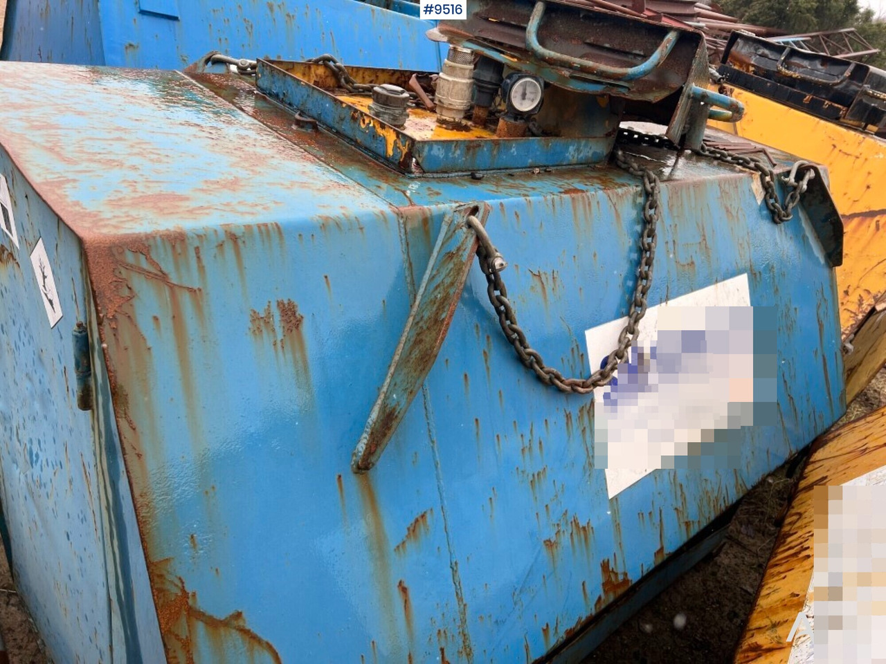 Tank diesel - 1,5 cubic - J-O Fherm dumper - Tanque de almacenamiento: foto 4 Tank diesel - 1,5 cubic - J-O Fherm dumper - Tanque de almacenamiento: foto 4