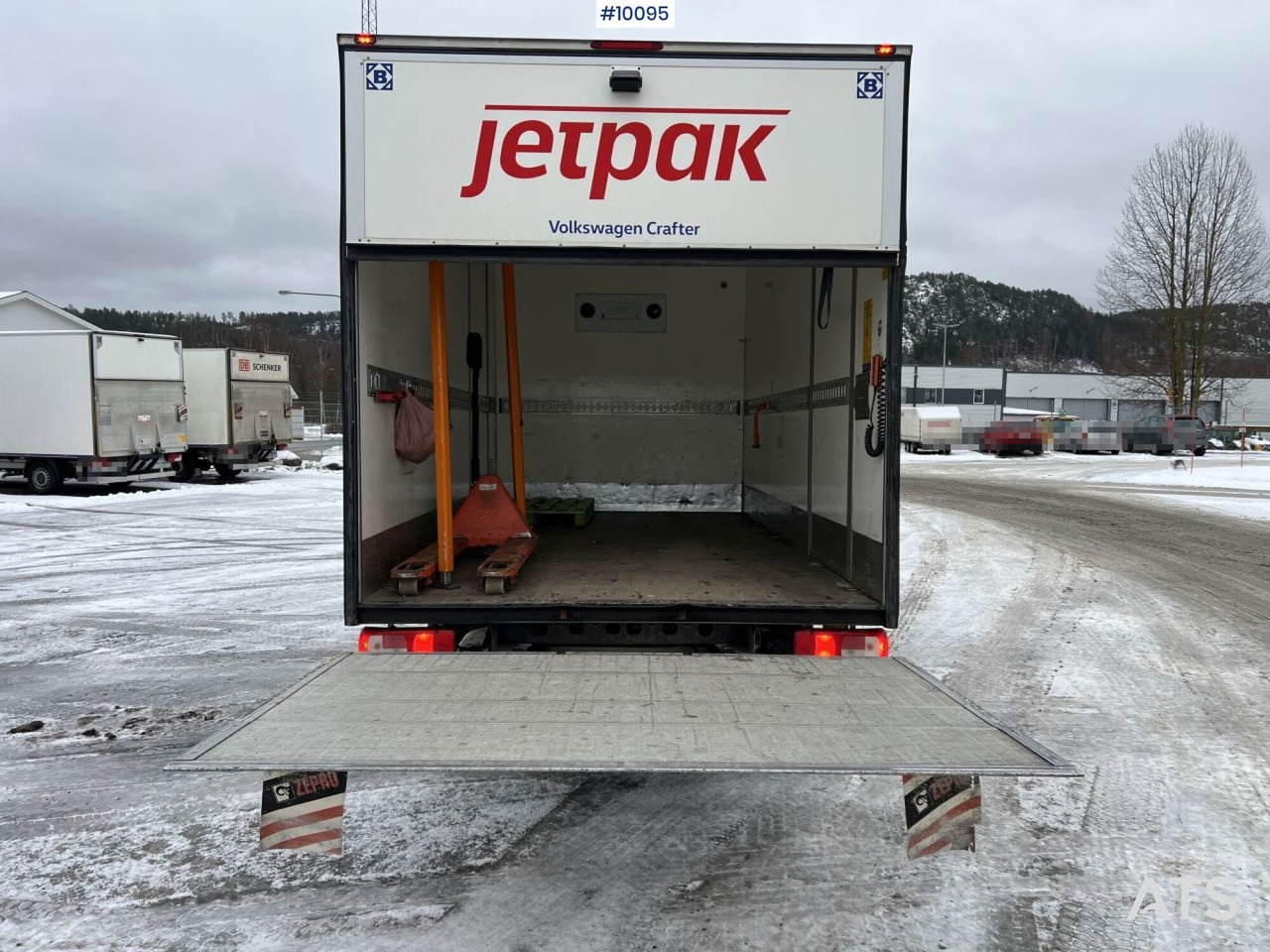 VOLKSWAGEN CRAFTER with tailgate lift - Furgoneta caja cerrada: foto 5 VOLKSWAGEN CRAFTER with tailgate lift - Furgoneta caja cerrada: foto 5