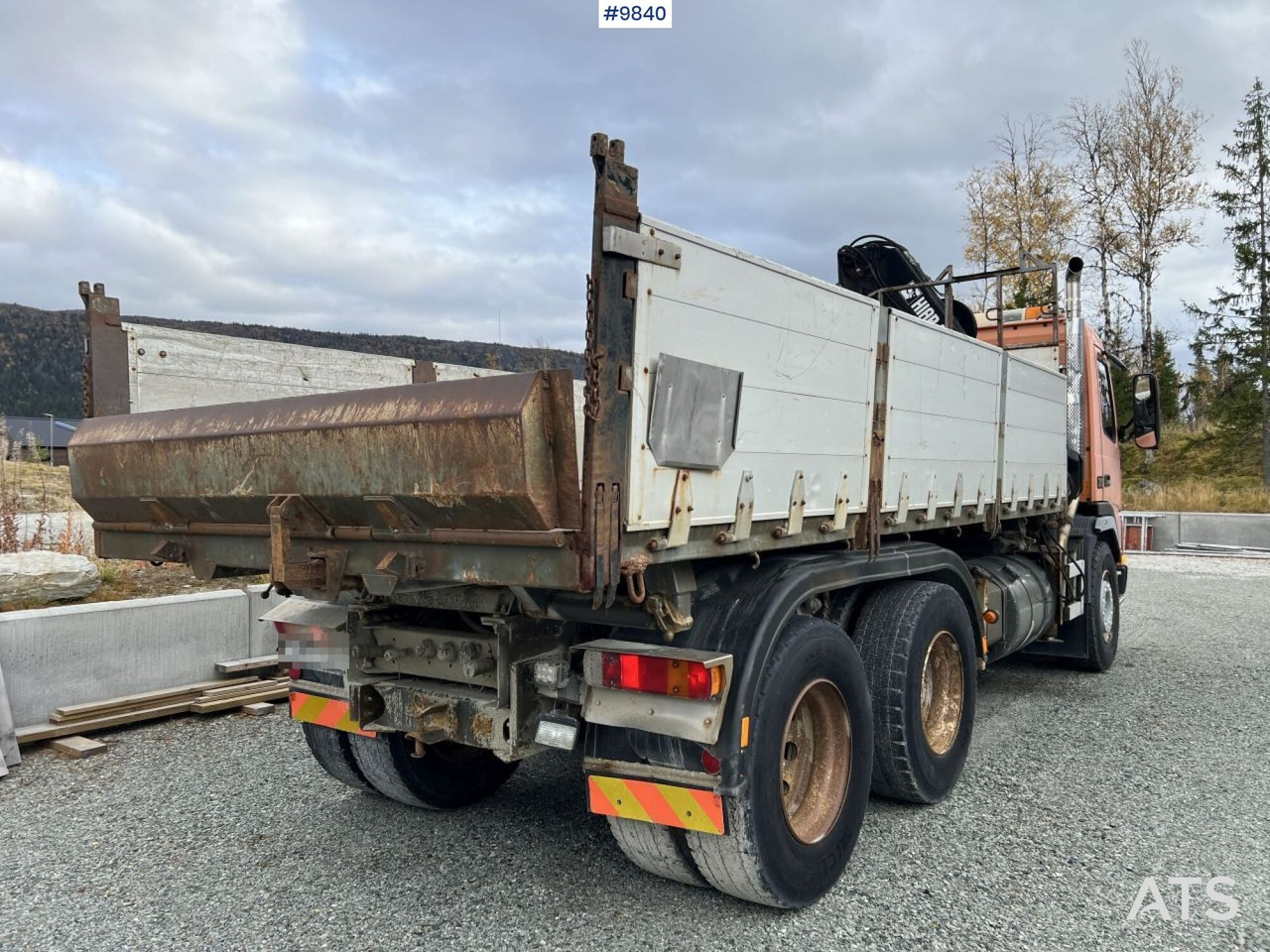 Volvo FM7 crane truck/tipper truck with Hiab 112 (video) - Camión volquete: foto 5 Volvo FM7 crane truck/tipper truck with Hiab 112 (video) - Camión volquete: foto 5