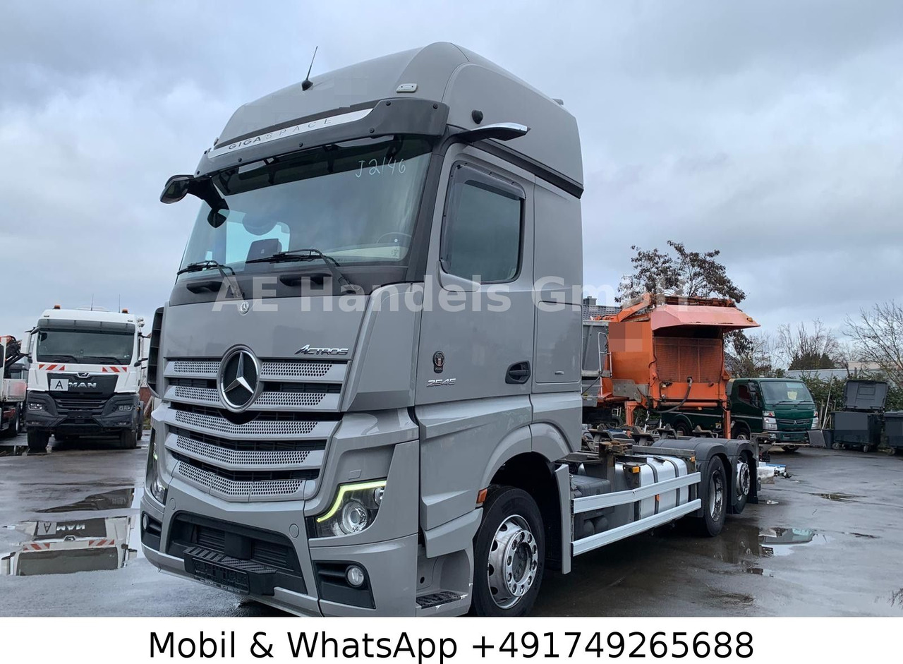 Camión portacontenedore/ Intercambiable Mercedes-Benz Actros V 2545 GigaSpace BDF *Retarder/Multi/LBW: foto 7 Camión portacontenedore/ Intercambiable Mercedes-Benz Actros V 2545 GigaSpace BDF *Retarder/Multi/LBW: foto 7