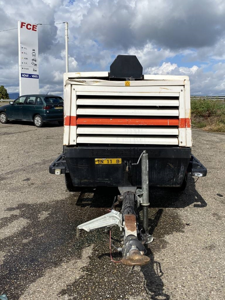 Atlas Copco XAS186DD Euro/Box Certificat CE endommagé - Compresor de aire: foto 2 Atlas Copco XAS186DD Euro/Box Certificat CE endommagé - Compresor de aire: foto 2