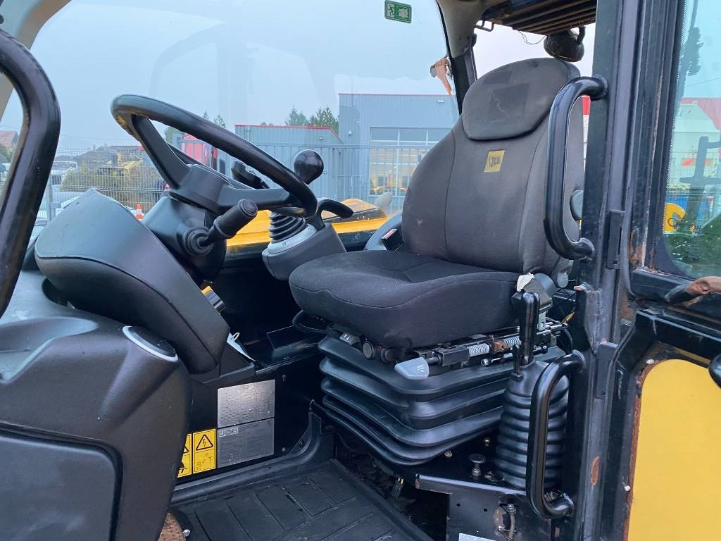 Manipulador telescópico JCB 531-70 Agri Super 40km: foto 15