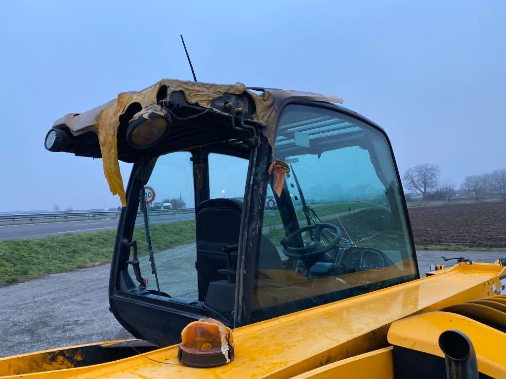 Manipulador telescópico JCB 531-70 Agri Super 40km: foto 32