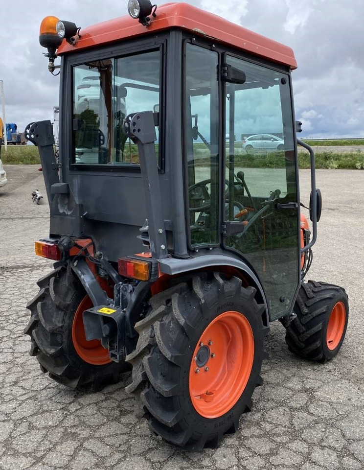 Kubota B 1161 DT Boite de vitesses mécanique - Tractor: foto 4 Kubota B 1161 DT Boite de vitesses mécanique - Tractor: foto 4