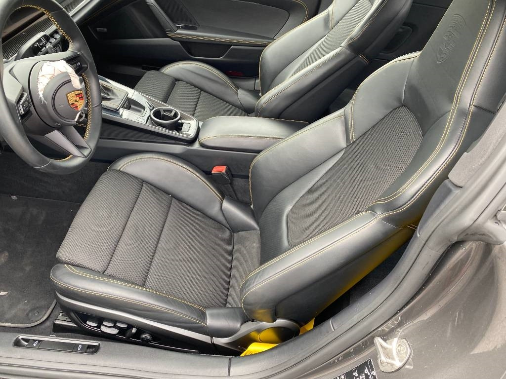 Coche Porsche 911/ 992 - 4.0i GT3 Pack Touring 1er Main: foto 31