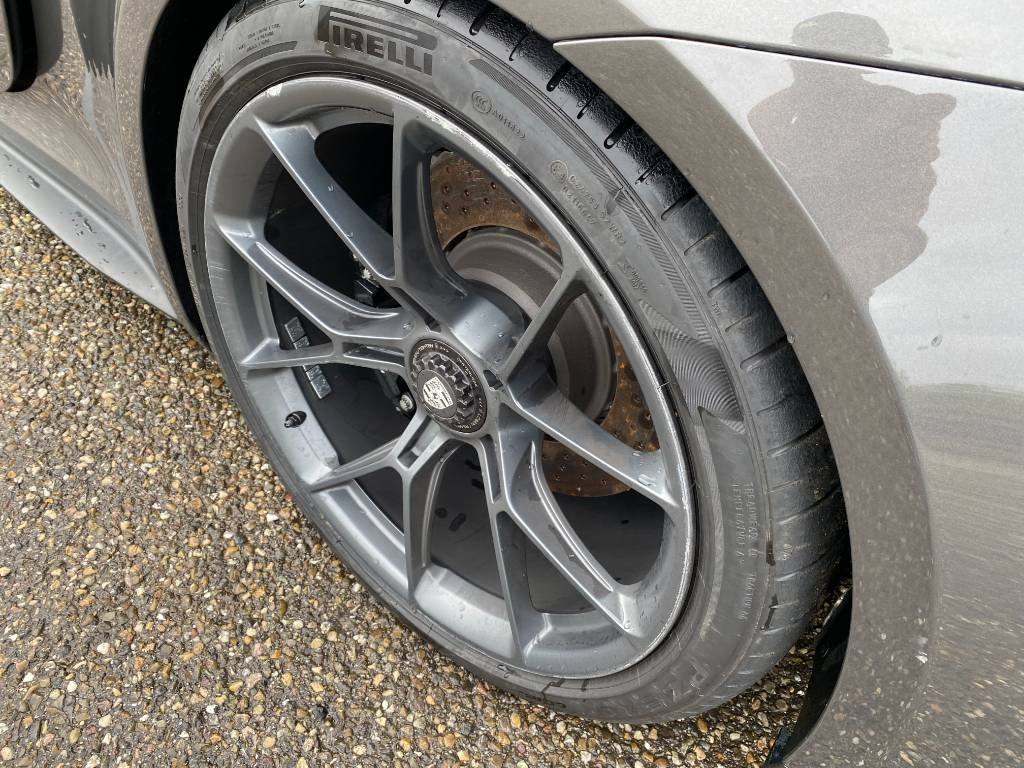 Coche Porsche 911/ 992 - 4.0i GT3 Pack Touring 1er Main: foto 39