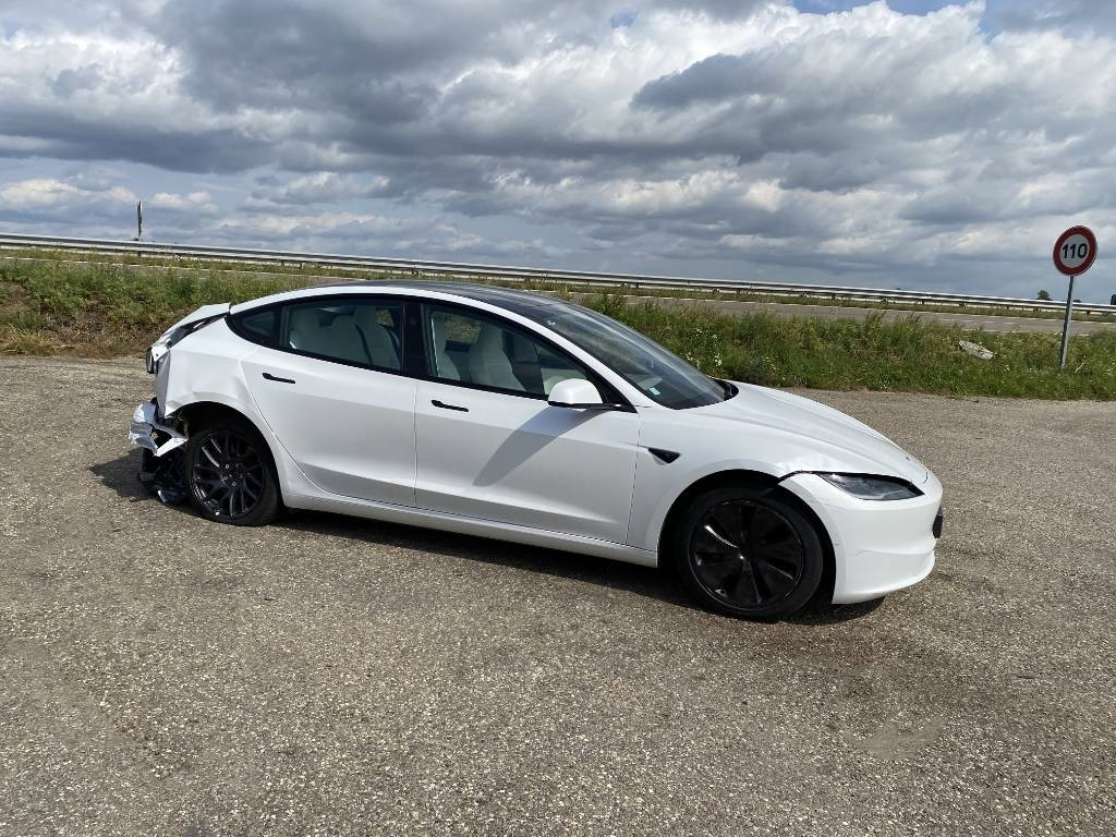 Tesla MODEL 3 5YJ3 Carte Grise Française endommagée - Coche: foto 3 Tesla MODEL 3 5YJ3 Carte Grise Française endommagée - Coche: foto 3