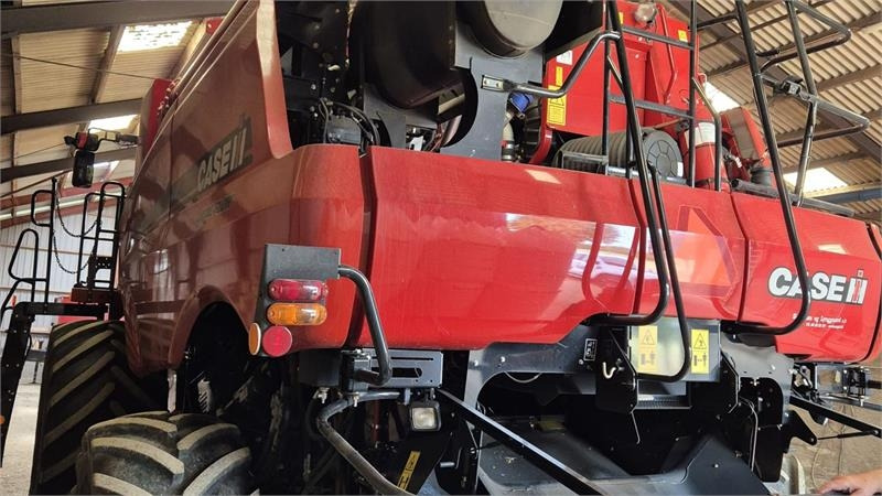Case IH Axial Flow 6140 25 fod 3050 skærebord - Cosechadora de granos: foto 5 Case IH Axial Flow 6140 25 fod 3050 skærebord - Cosechadora de granos: foto 5
