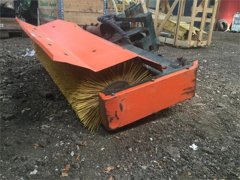 GMR - Barredora cucharón para Vehículo municipal: foto 2 GMR - Barredora cucharón para Vehículo municipal: foto 2