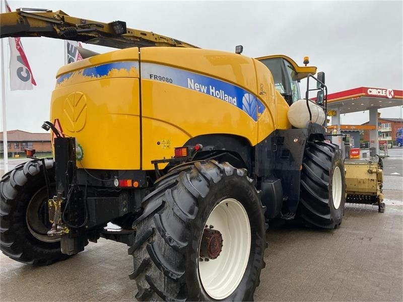New Holland FR9080 med pick-up - Cosechadora de forraje: foto 4 New Holland FR9080 med pick-up - Cosechadora de forraje: foto 4