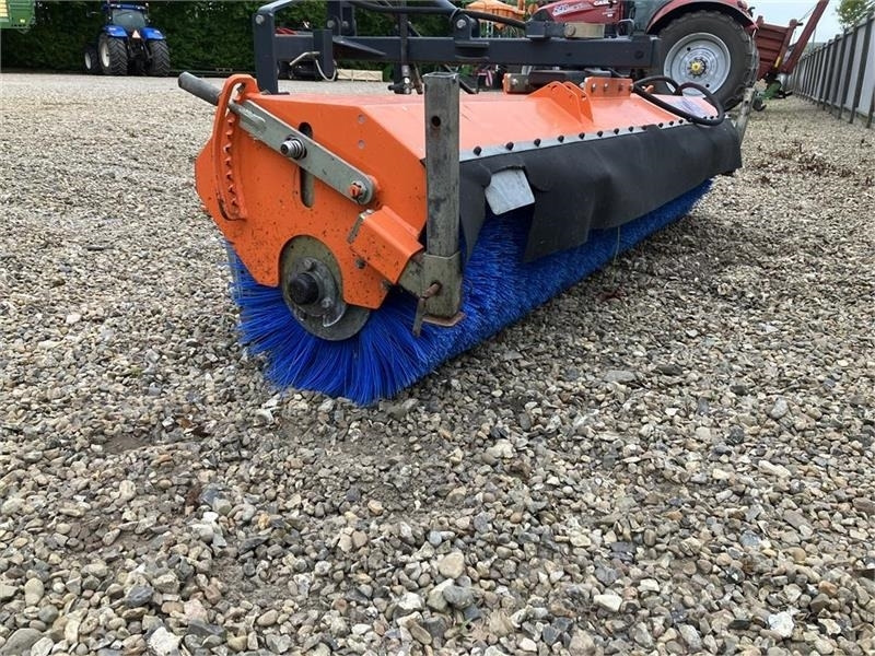 Tuchel 560 Plus - Barredora cucharón: foto 3 Tuchel 560 Plus - Barredora cucharón: foto 3