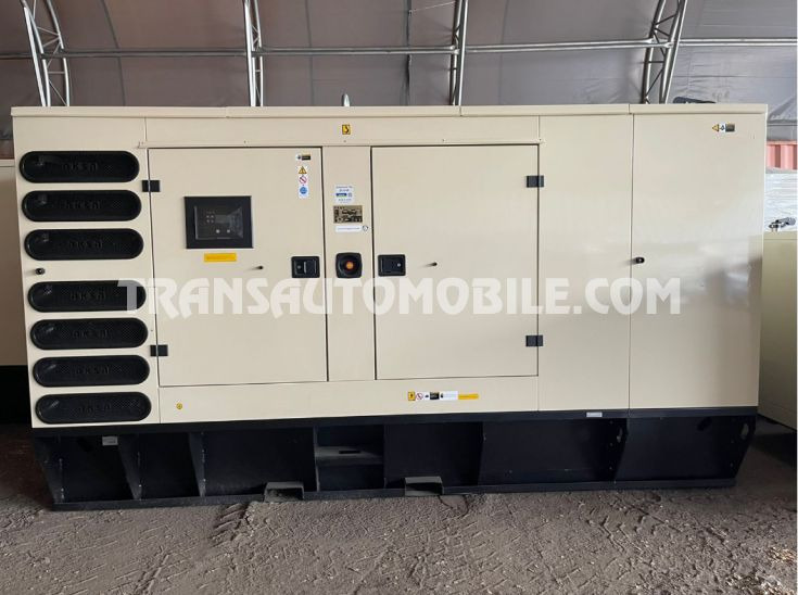 Cummins C150D5 150kVA - EXPORT OUT EU - Generador industriale: foto 1 Cummins C150D5 150kVA - EXPORT OUT EU - Generador industriale: foto 1