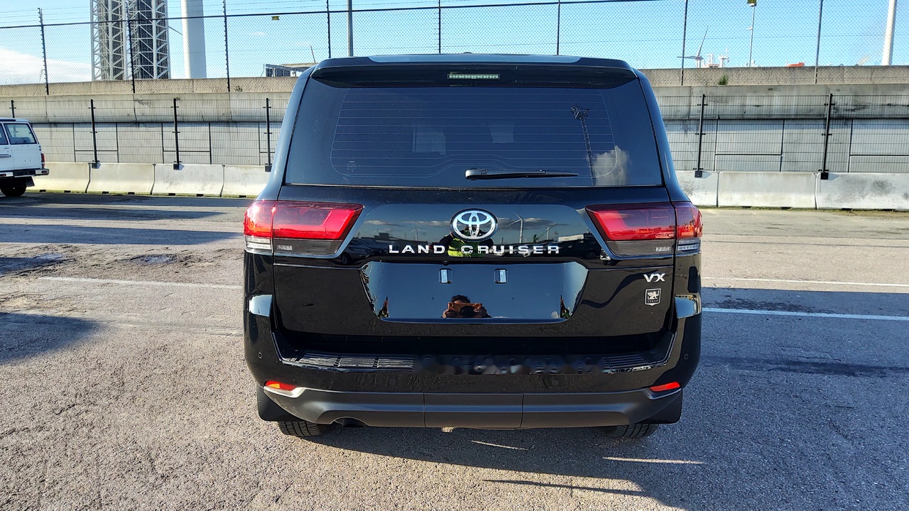 Toyota Land Cruiser 300 V6 VX 7 SEATERS / PLACES 3.5L Petrol Automatic VXVHO - Coche: foto 5 Toyota Land Cruiser 300 V6 VX 7 SEATERS / PLACES 3.5L Petrol Automatic VXVHO - Coche: foto 5