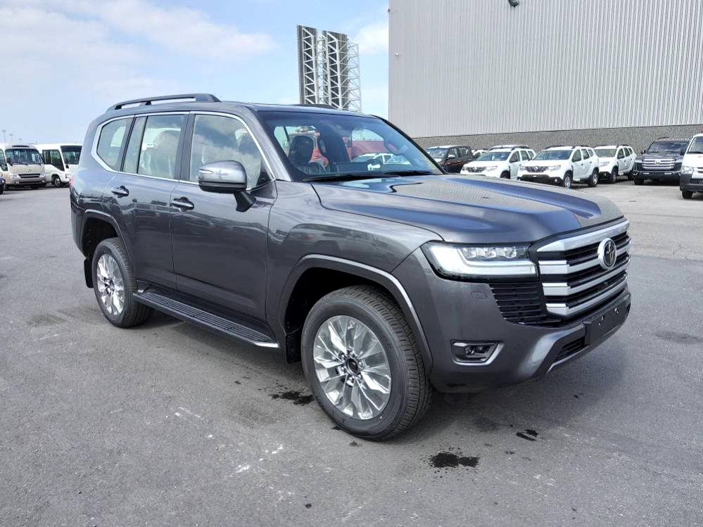 Toyota Land Cruiser 300 V6 VXR ZX 7 SEATERS / PLACES 3.5L Petrol Automatic AEOB - Coche: foto 3 Toyota Land Cruiser 300 V6 VXR ZX 7 SEATERS / PLACES 3.5L Petrol Automatic AEOB - Coche: foto 3