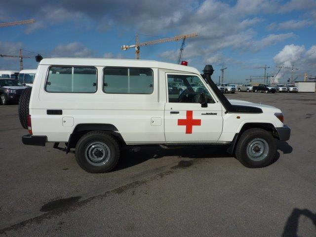 Toyota Land Cruiser 78 Metal top hzj 78 ambulance 4.2L Diesel Manual - Coche: foto 5 Toyota Land Cruiser 78 Metal top hzj 78 ambulance 4.2L Diesel Manual - Coche: foto 5