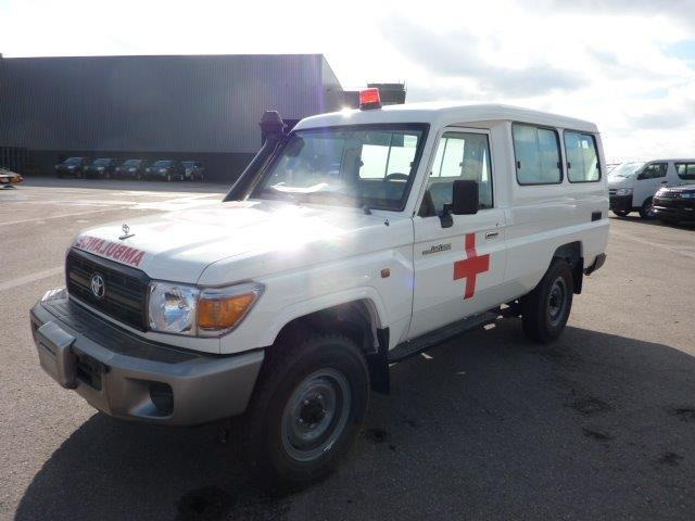 Toyota Land Cruiser 78 Metal top hzj 78 ambulance 4.2L Diesel Manual - Coche: foto 1 Toyota Land Cruiser 78 Metal top hzj 78 ambulance 4.2L Diesel Manual - Coche: foto 1